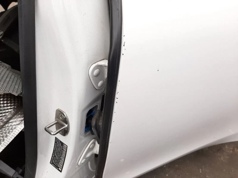 2010-2016 Porsche Panamera 970 Left Rear Door White SWB 97053201101 - Image 4 of 4