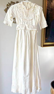 ANT WHITE VERY OLD VICTORIAN BABY'S LONG GOWN OLD STYLE-EYELET BIB & HEM,SASHES