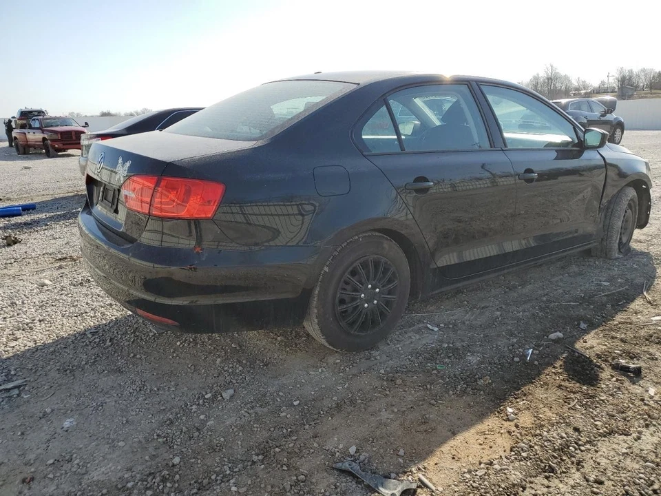 Conjunto de luz trasera izquierda usado se adapta a: Volkswagen Jetta Sdn 2014 exc. barrio ciudad Foto 4 de 4