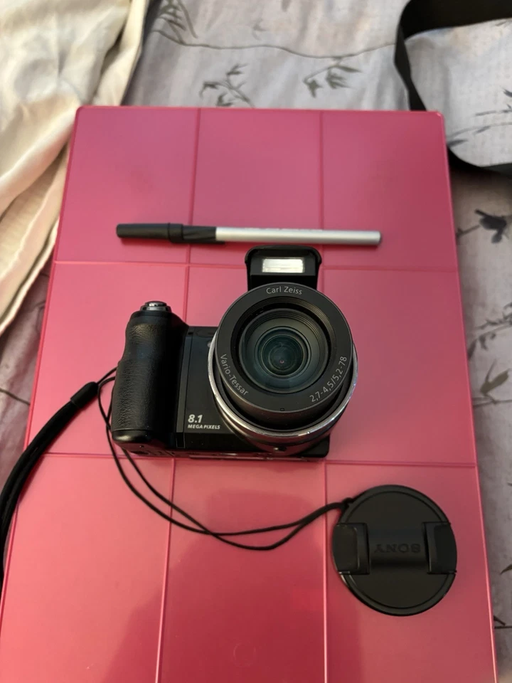 Sony CyberShot DSC-H9-PANTALLA ABATIBLE Cámara Digital-Tarjeta SD-Cargador y Estuche-Probado Foto 3 de 4