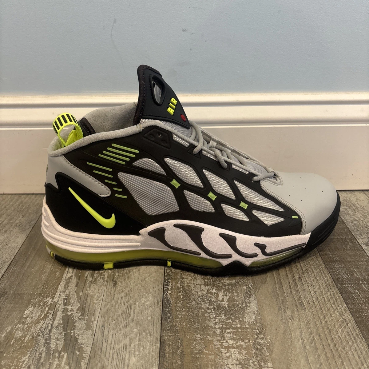 NIKE AIR MAX PILAR TL GREEN / BLACK / SILVER (525226-300) MEN\'S SIZE 12 … NIKE - AIR MAX PILLAR - PINE GREEN color : PINE... | Depop main image 2