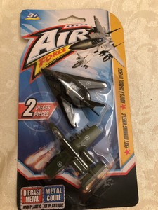 toy military airplanes