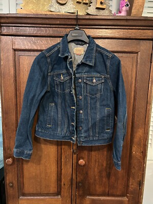 C.E. SCHMIDT FIT FOR HER Women s Denim Truckers Jean Jacket Size Medium NWT. 