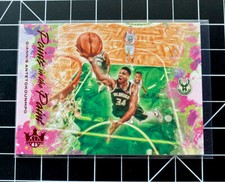 2019-20 NBACourt Kings Giannis Antetokounmpo Points In The Paint #19 Ruby /149