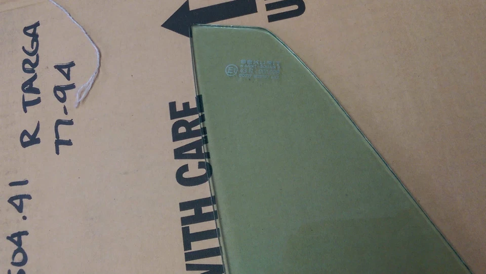 NEW GENUINE PORSCHE 911 930 TARGA CABRIO SEKURIT TINTED RIGHT VENT WINDOW GLASS - Image 2 of 3