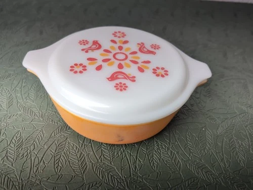 Pyrex Friendship Oval 1 L Orange Casserole Dish White Lid