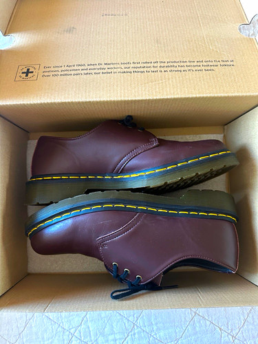 Dr. Martens Burgundy Vegan Leather Oxford Lace-Up Shoes US women’s size 9