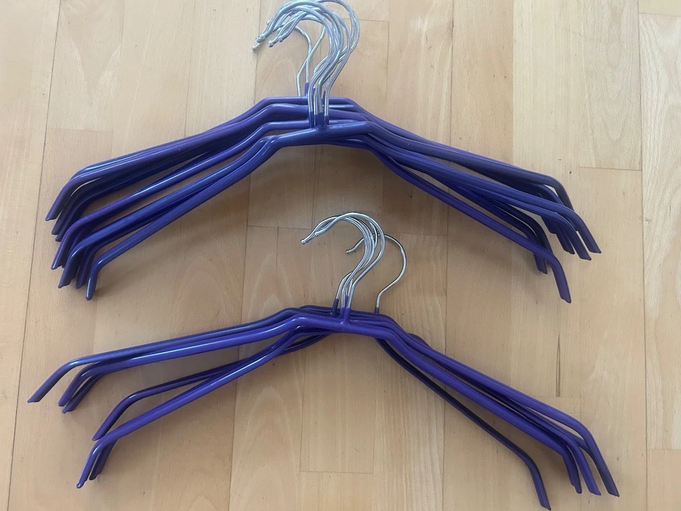 16 lila farbene Metall, Kleiderbügel rutschfest