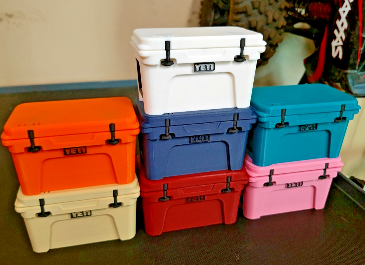 Miniature 1/6 Yeti Cooler W/ Ice Magnetic Lid (Tundra 45) 6th Scale