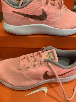 nike salmon pink