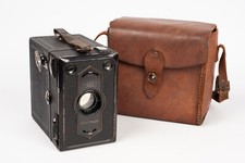 الكاميرات — Zeiss Ikon Box-Tengor 54/15 - Goerz Frontar.