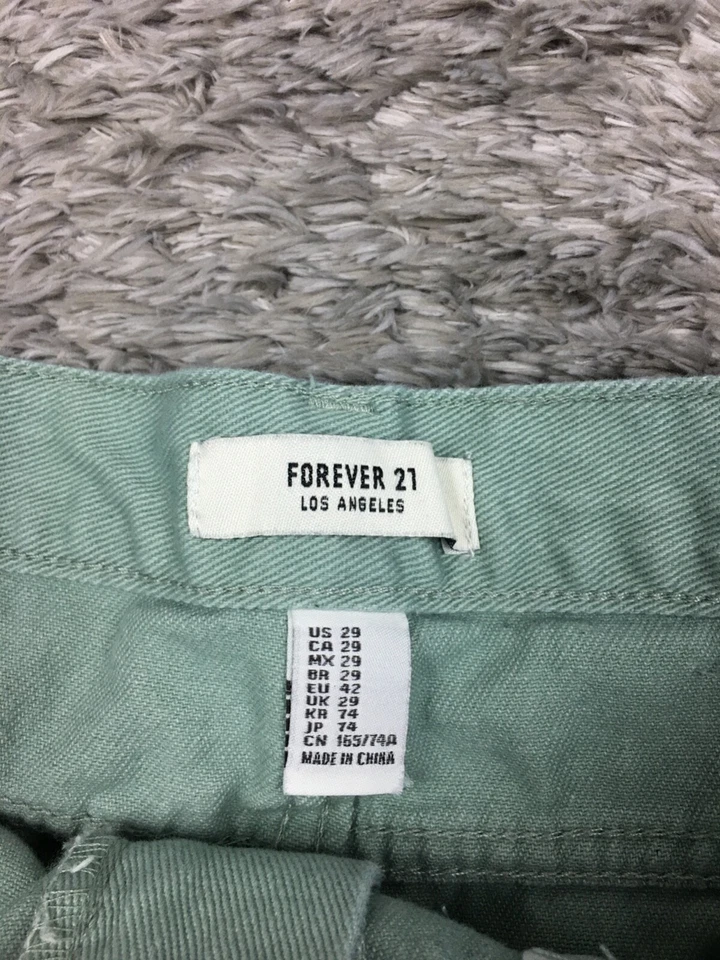 Pantalones cortos de jean Forever 21 para mujer talla 29 verde denim desgastado Foto 4 de 4