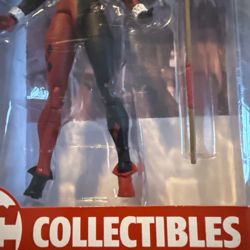 DC Essentials Harley Quinn Action Figure DC Collectibles 35545 new and sealed - Picture 3 of 6
