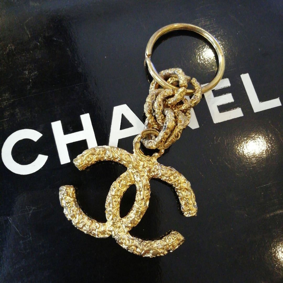 【豪華なアクセント♪】CHANEL キーホルダー CHANEL Key ring Gold Cc Logo Keychain | eBay