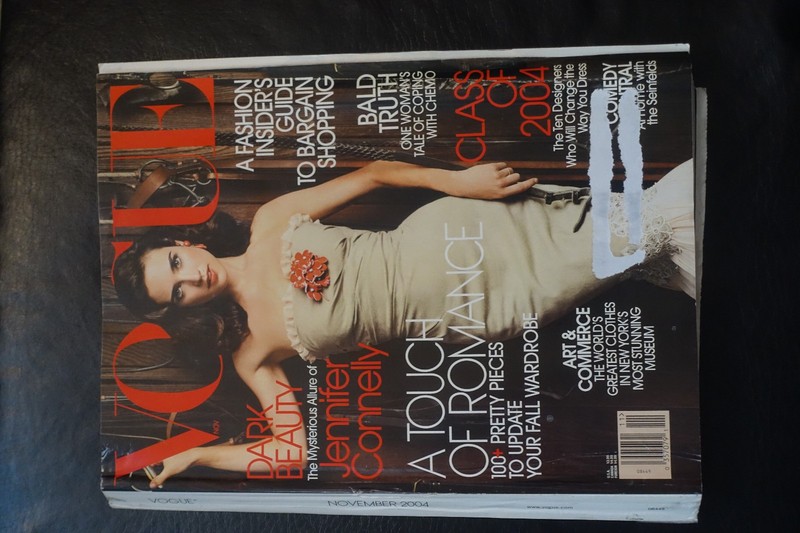 BACK ISSUE OF VOGUE JENNIFER CONNELLY COVER (NOVEMBER 2004)