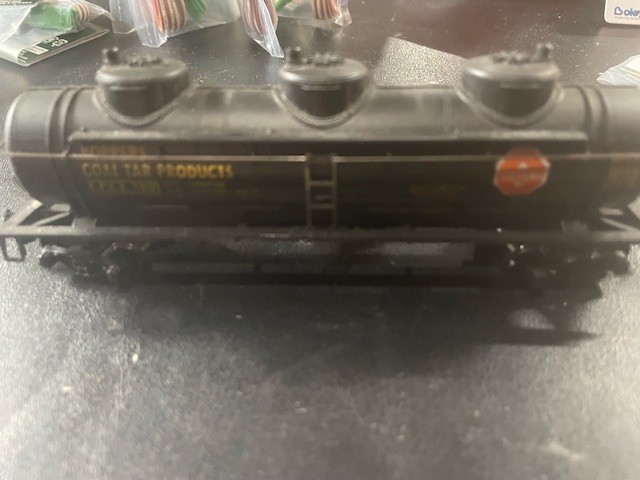 Athearn 1506 Koppers Coal Tar Products K.P.C.X #1901 3 bay hopper