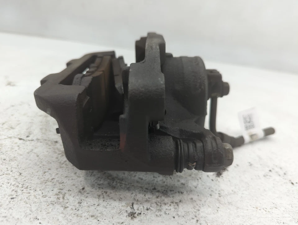 Pinza de freno derecho pasajero delantero Nissan Armada 2007-2022 CABO9 Foto 3 de 4