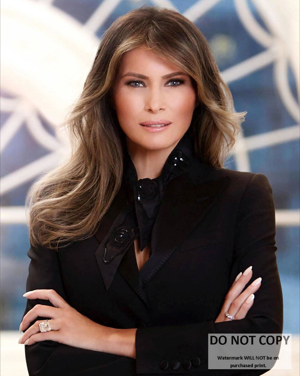 MELANIA Melania Trump 著書 Amazon.com: Melania: 9781510782693: Trump, Melania: Books