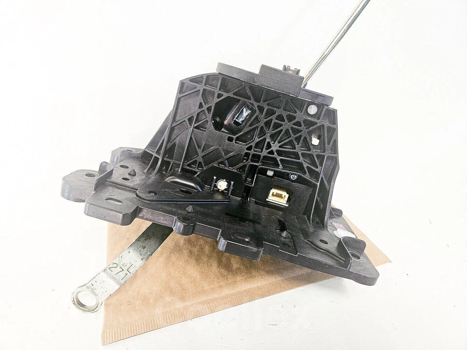 +15-22 Palanca de cambios de transmisión Lexus IS RC-F, Is500 33550-24270 OEM usada Foto 3 de 4