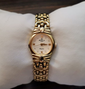 Authentic Vintage Appella Geneve Women's 18k Gold Plated Watch Sapphire Swiss 1943 Ref 304