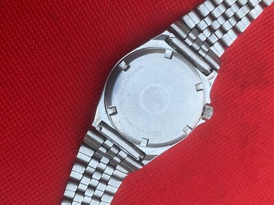 Vintage Seiko Sports 100 Quartz 7123-8370 Japan Men's Watch