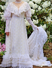 VICTORIAN WHITE DRESS