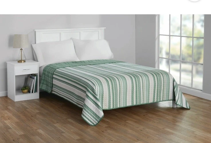 Зеленое вертикальное лоскутное одеяло из микрофибры Mainstays, полное/полуторное - двустороннее - Изображение 2 из 4