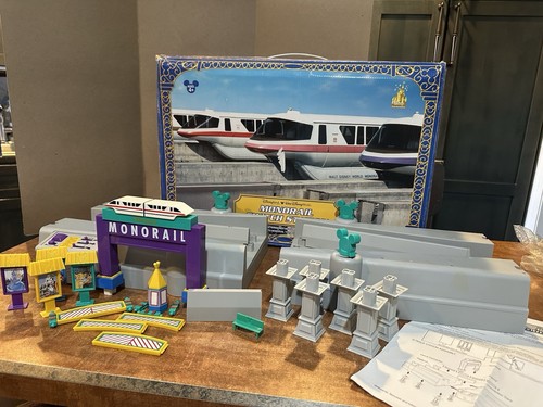 Walt Disney Monorail Switch Station Theme Park Exclusive Tested & Working - Picture 1 of 23