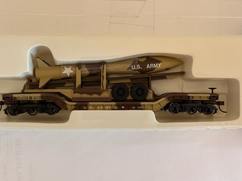 HO 52’ Center Depressed Flat Car W/Missle Bachmann Silver Series
