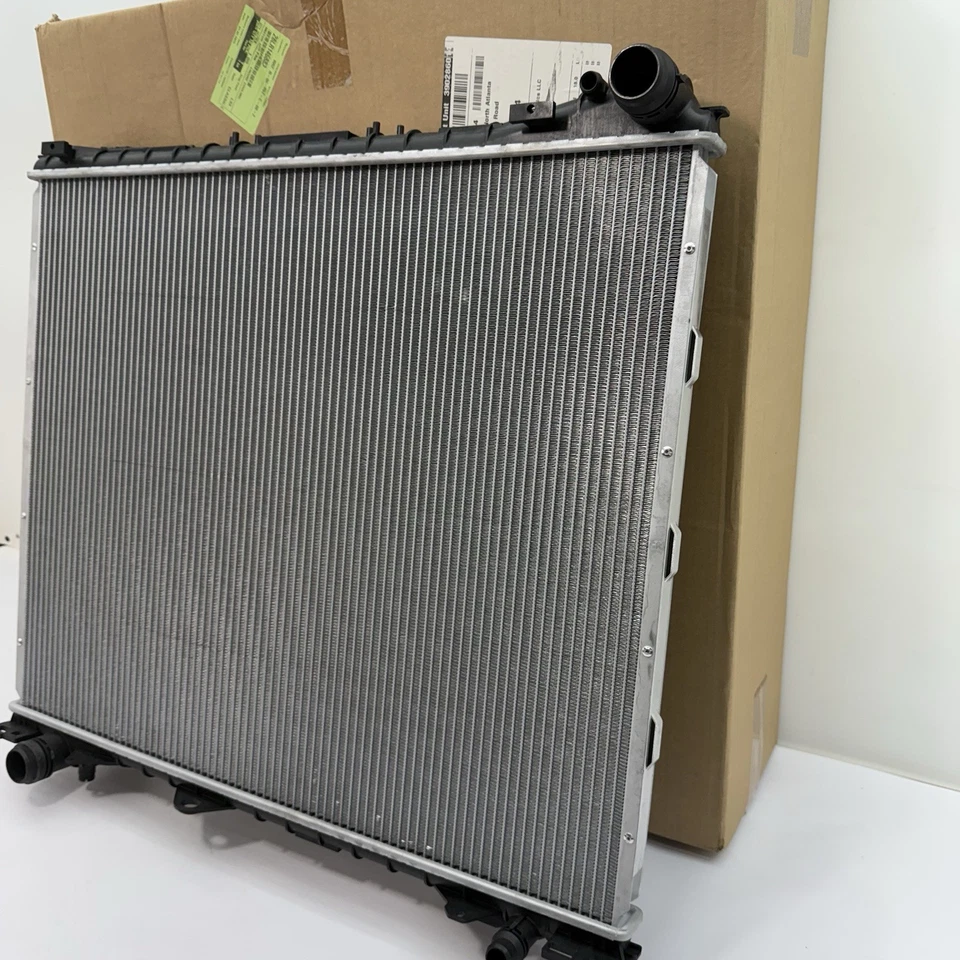 Radiador deportivo Range Rover 3.0 5.0 para Land Rover Discovery 2014-2020 2014-2020 Foto 3 de 4