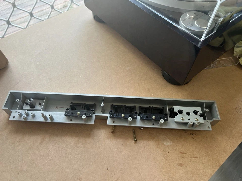 DENON DP-47F ORIGINAL FRONT PANEL IN GOOD CONDITION - image 2 of 4