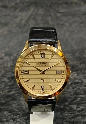 Seiko Vintage Slim Quartz Two-Hand Roman Dial Classic Dress Wristwatch