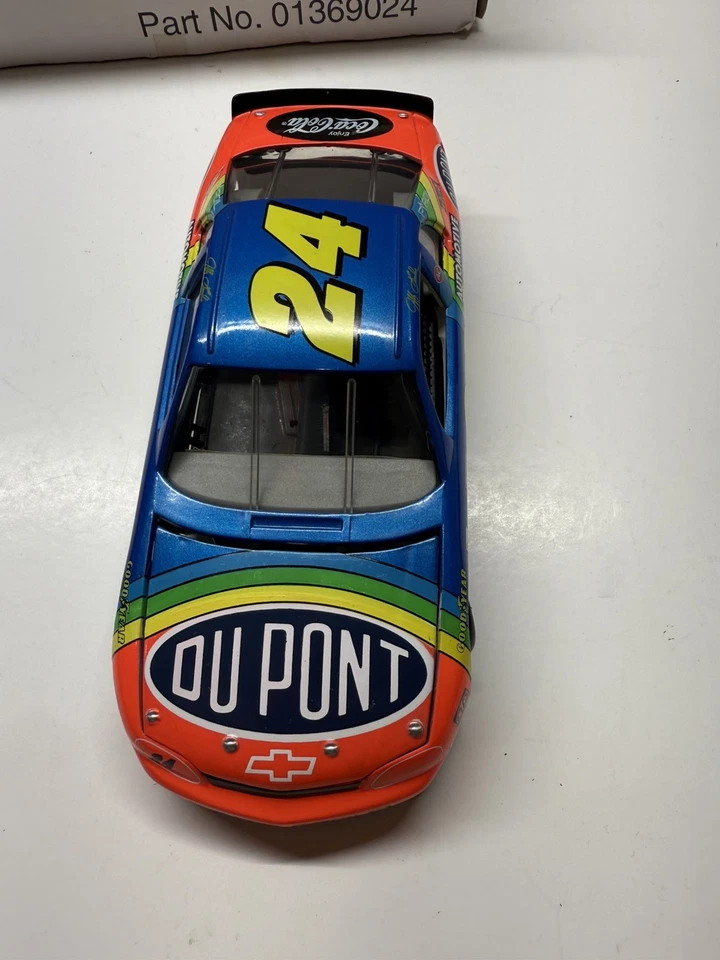 Jeff Gordon Dicast 1995 marca Revell Hemdrick Motorsports #24 Dupont Chevrolet  Foto 4 de 4