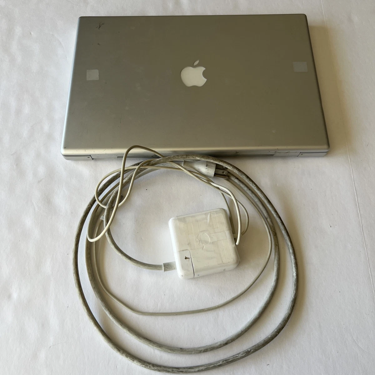 MacBook Pro Mac OS X 10.6, Snow Leopard 2006 Apple Laptops for
