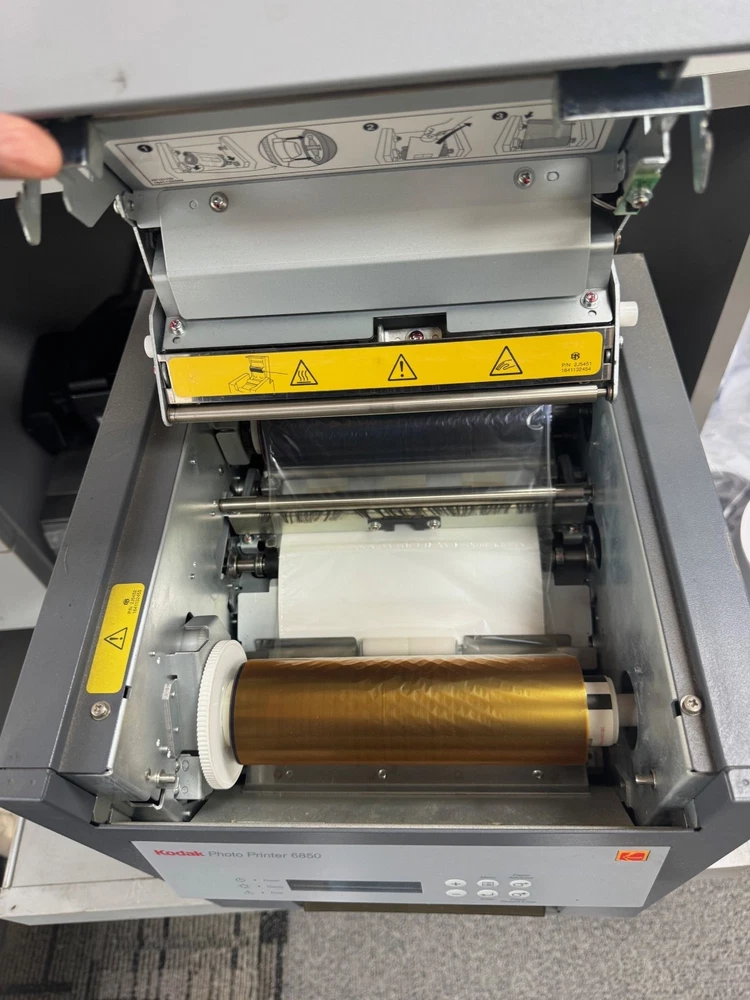 KODAK 6850 PHOTO PRINTER + 2 FREE LUCIDIOM APM 3700 PHOTO KIOSKS $499