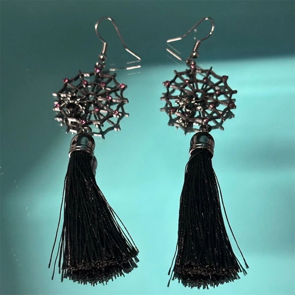 Brincos femininos de borla de teia de aranha gótica pendurados pretos fantasia de Halloween - Imagem 2 de 4