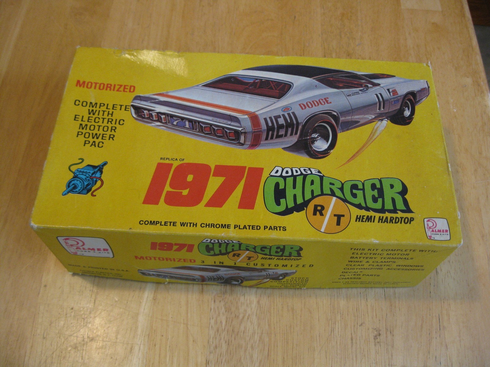 Palmer 1971 CHARGER R\T Motorized Electric HEMI HARDTOP Model BOX Vintage Palmer 1971 CHARGER R\T Motorized Electric HEMI HARDTOP Model BOX Vintage