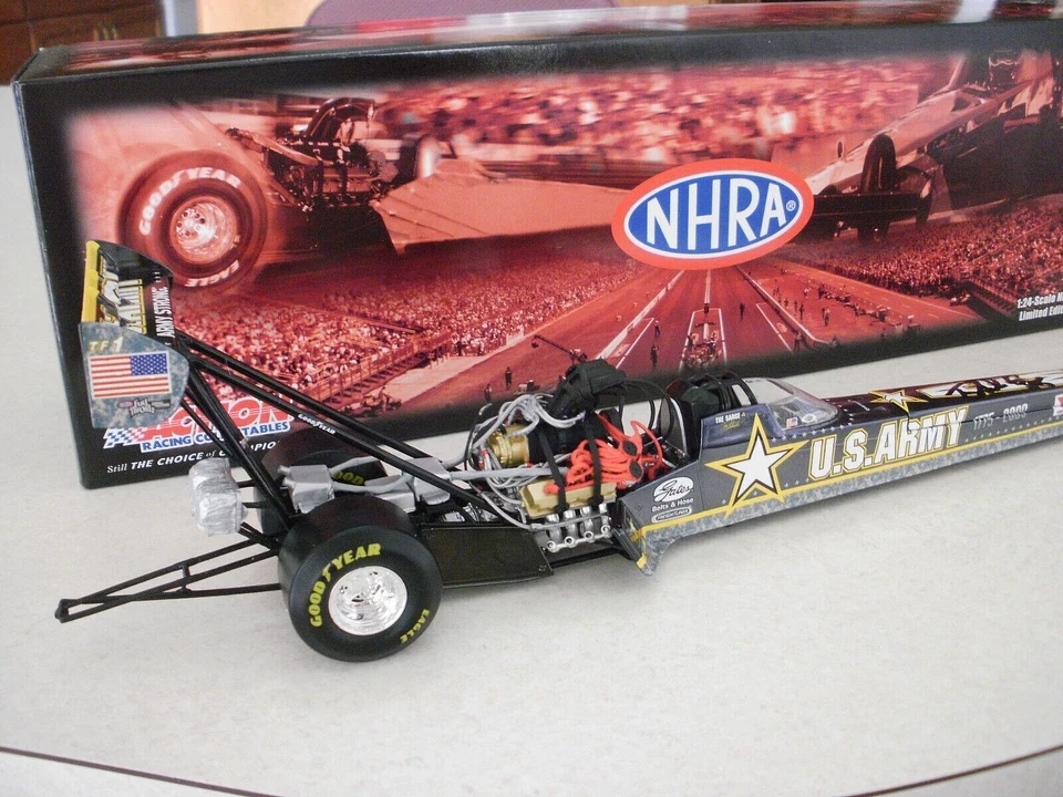 NHRA 1/24 TONY SCHUMACHER AUTOGRAPHED 2009 RCCA ARMY COLOR CHROME T/F 1/75 #7 - Image 4 of 4