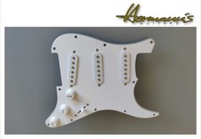 Strat Pickguard in weiß full loaded + Flat Polepiece Keramik PU Set