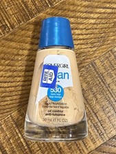 COVERGIRL Clean Matte Oil Control Liquid Foundation 530 Classic Beige - 1 fl oz