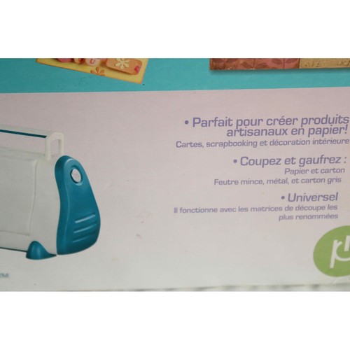 Cuttlebug Die Cutter & Embosser Bonus Tool Kit Included Scrapbooking Crafts NEW - Picture 9 of 13