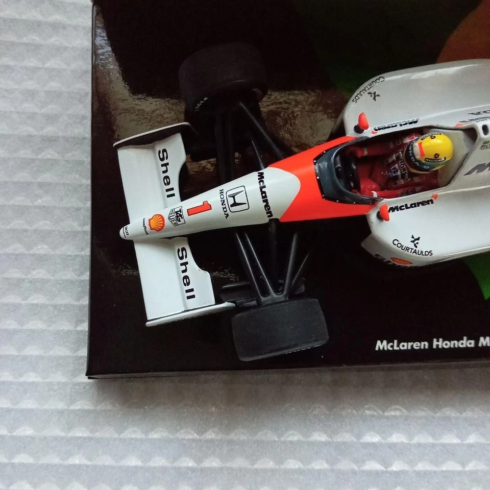 Minichamps Ayrton Senna McLaren Honda MP4/6 1/43 F1 Model Car - Image 2 of 4