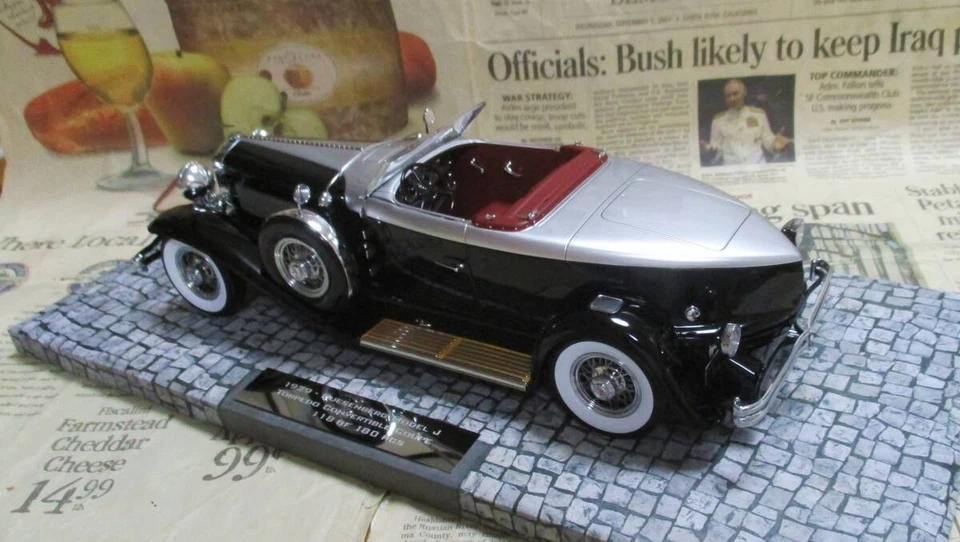 Minichamps PMA 118 1929 Duesenberg Model J Torpedo Convertible Coupe Black - Image 3 of 4