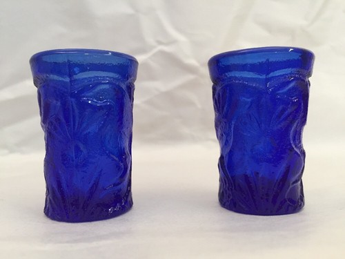 Vintage Cobalt Blue Shot-Glass Cup/Vessel with Bird Motif ~ LOT of 2 - Picture 3 of 10