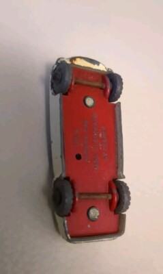 Vintage No.19 Lesney Matchbox MG A Sports Car Diecast Cream & Red