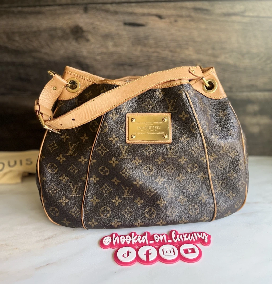 Louis Vuitton Women's Tote Bags & Certificate of Authenticity for