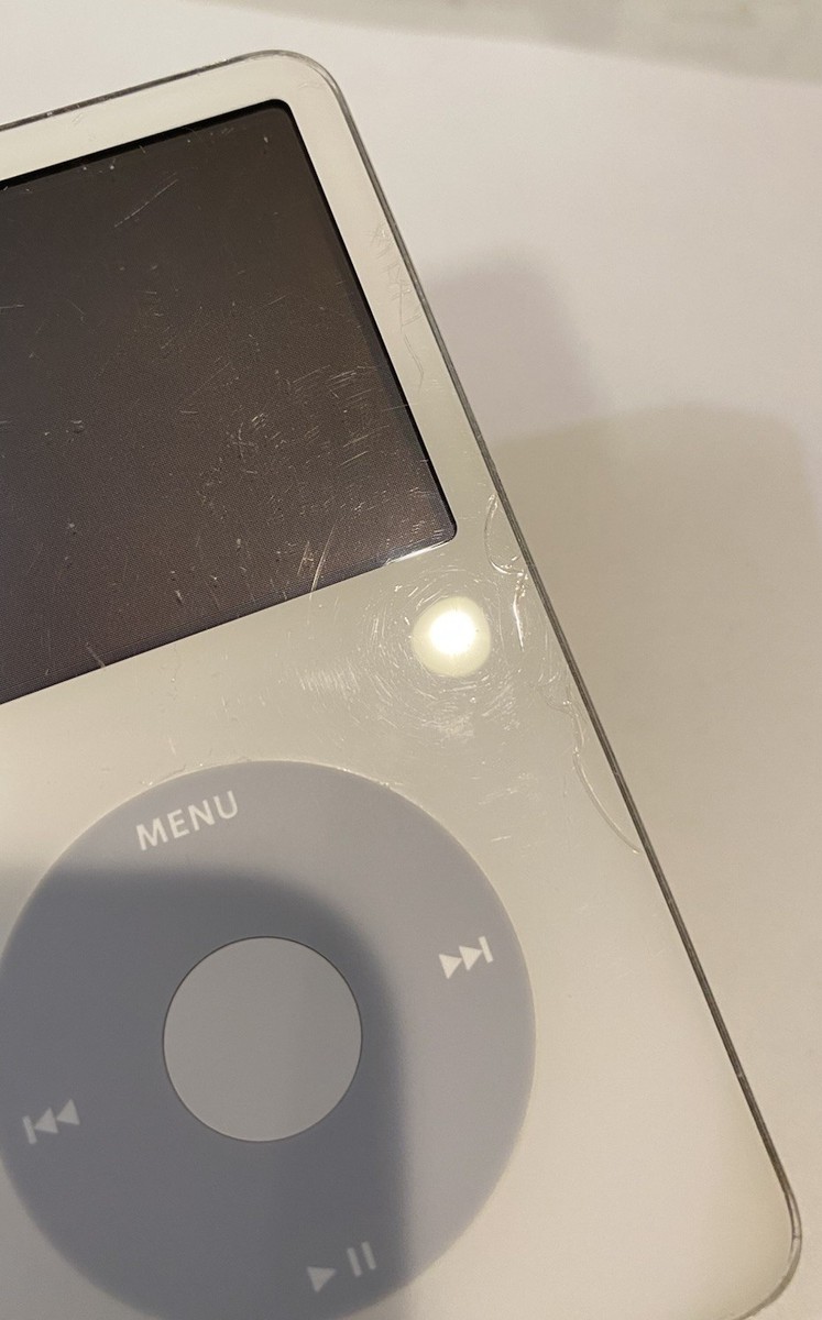 Apple iPod classic 5th Generation White (60 GB) with New Battery