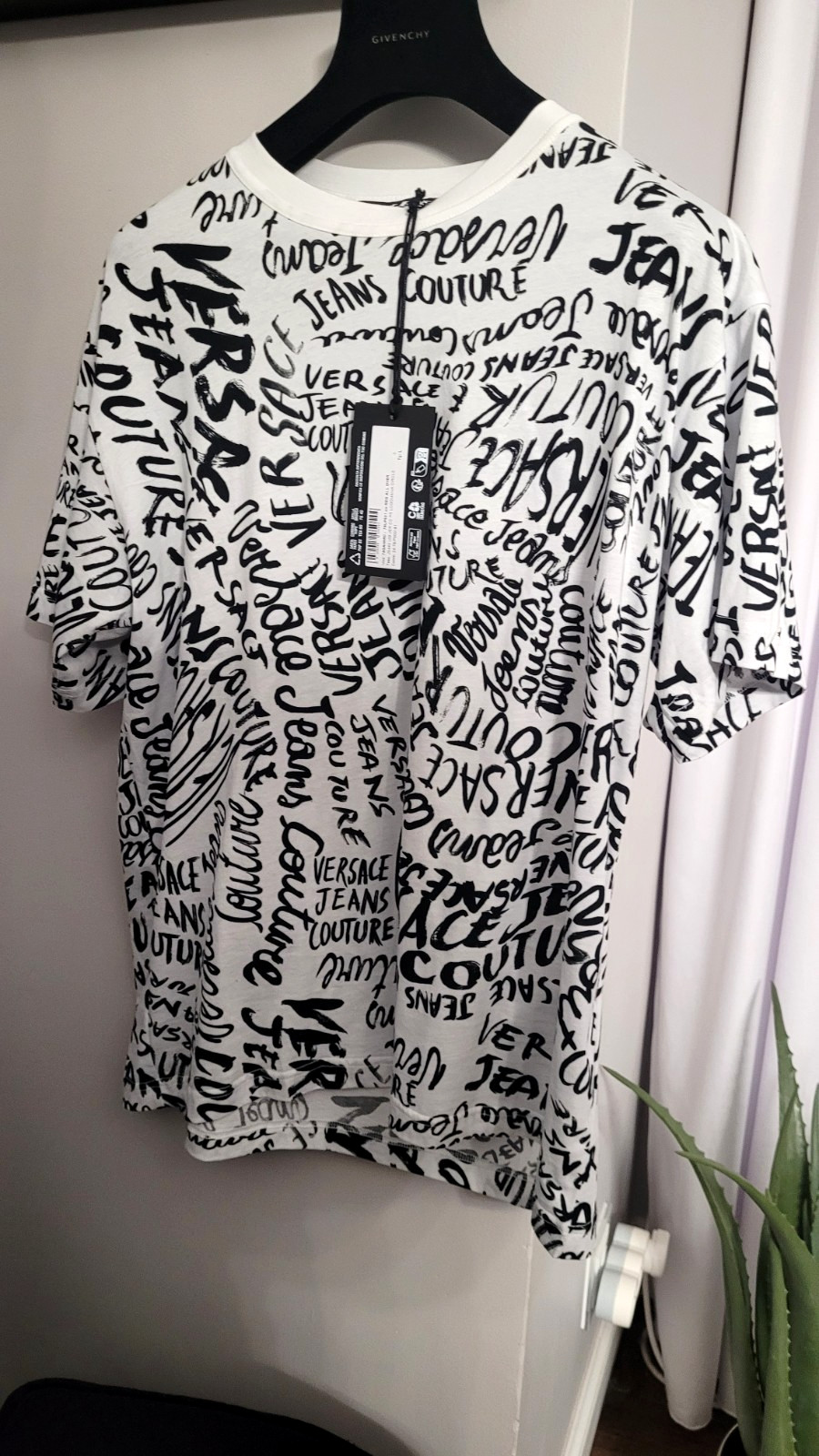 -65%OFF Versace Jeans Couture VJC White T-Shirt LOGOMANIA Tshirt sz L regular thumbnail 6