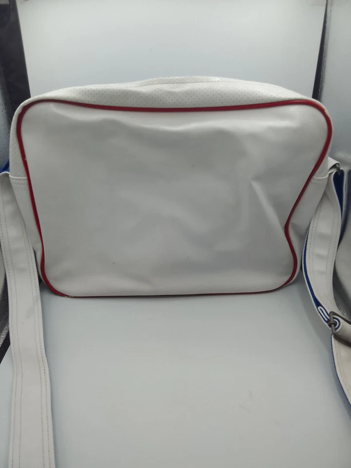 Vintage Original 1980's Unisex White Sports Bag - Image 4 of 4