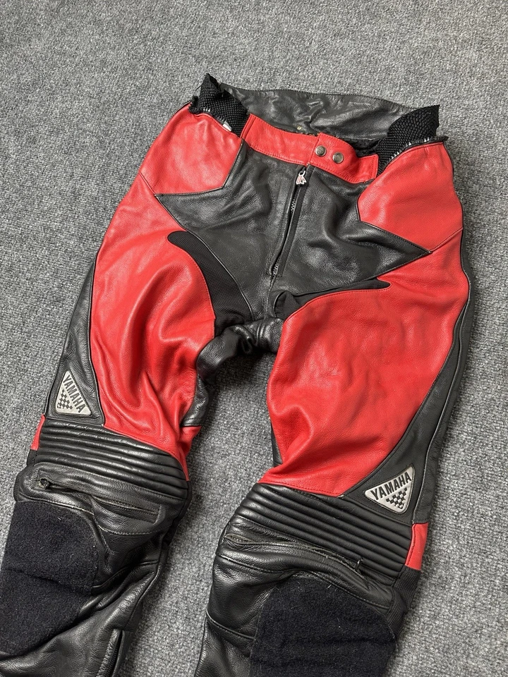 Pantalones Hombre Yamaha Cuero Negro Rojo Motocicleta Carreras Protector, Talla 32 Foto 3 de 4